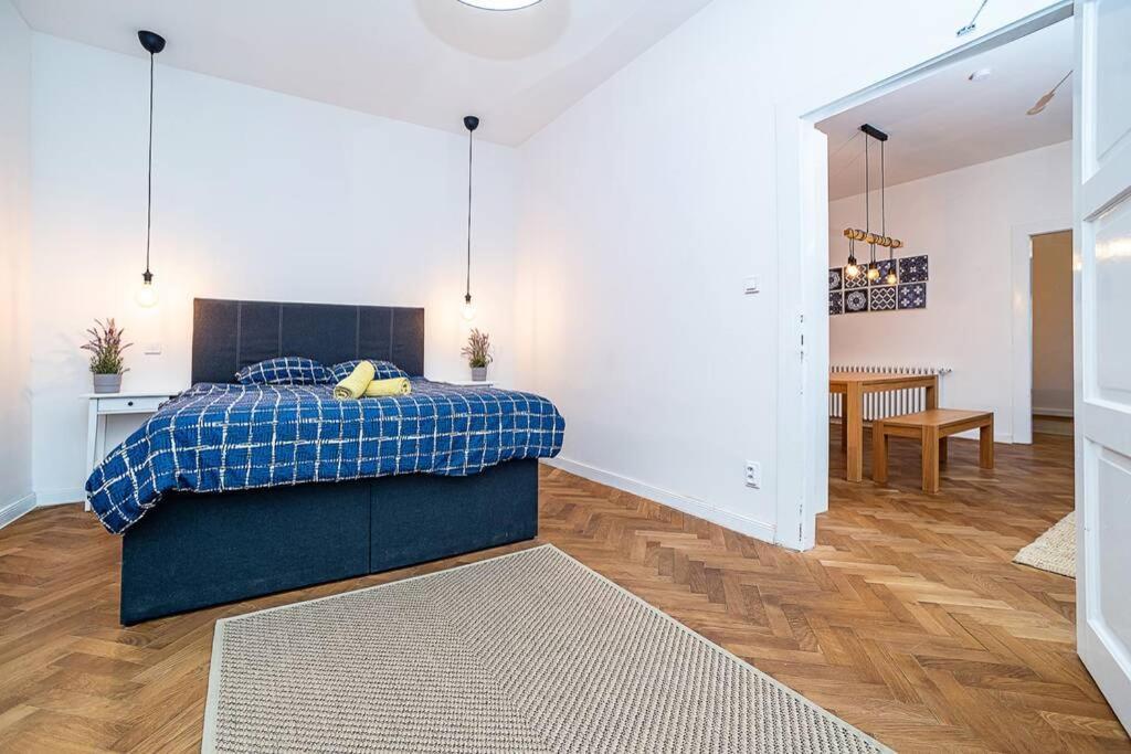 Elegant, Modern, 2-Bed Flat By Museum Of Prague 아파트 외부 사진