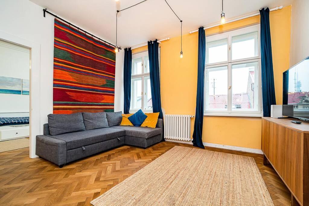 Elegant, Modern, 2-Bed Flat By Museum Of Prague 아파트 외부 사진
