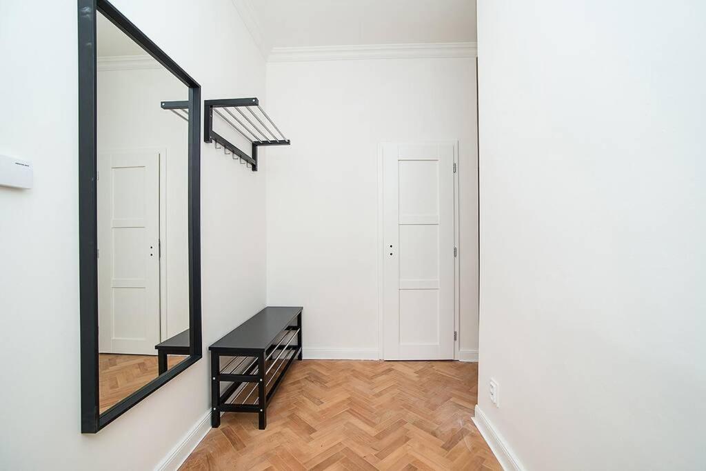 Elegant, Modern, 2-Bed Flat By Museum Of Prague 아파트 외부 사진