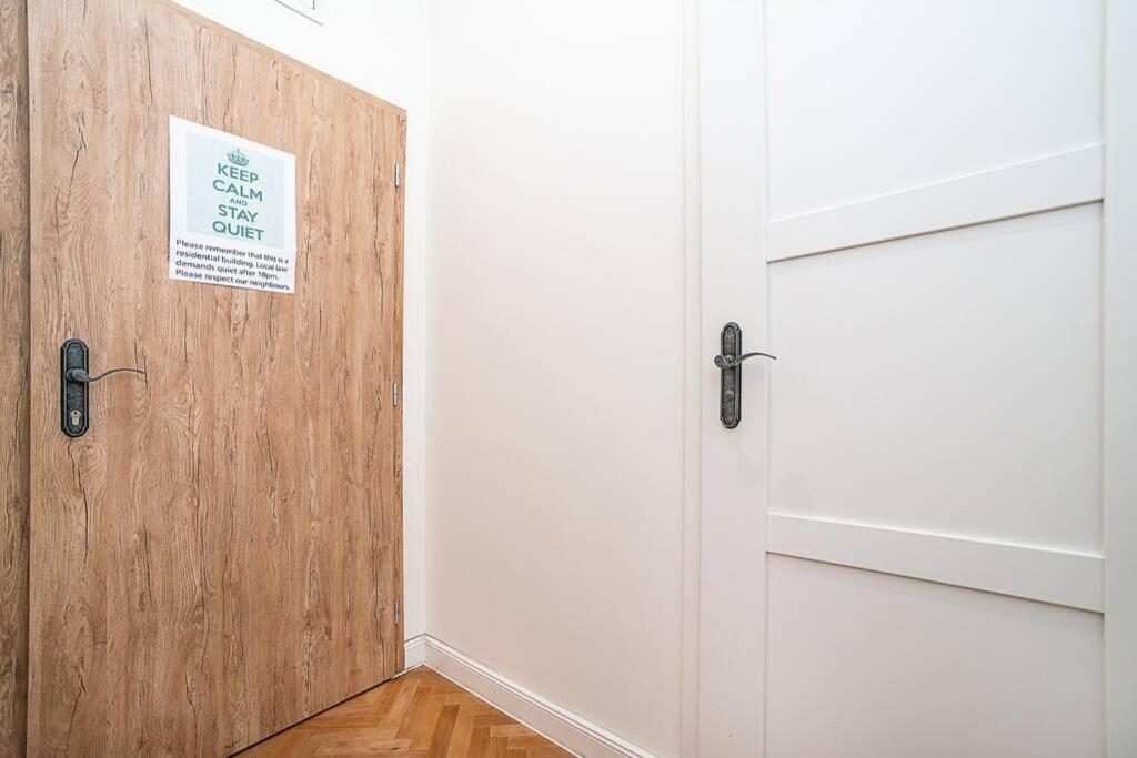 Elegant, Modern, 2-Bed Flat By Museum Of Prague 아파트 외부 사진